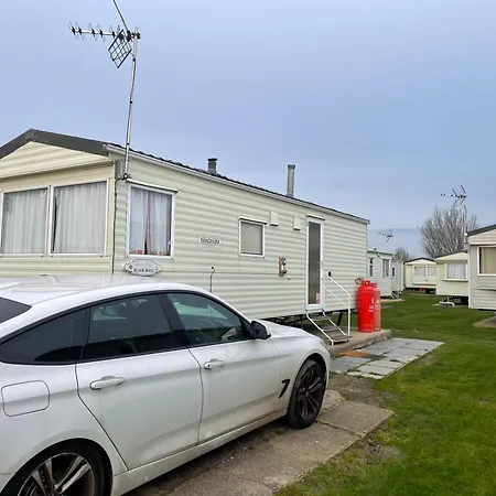 Bella Vista - Holiday Home On The Beach Clacton-on-Sea Exterior photo